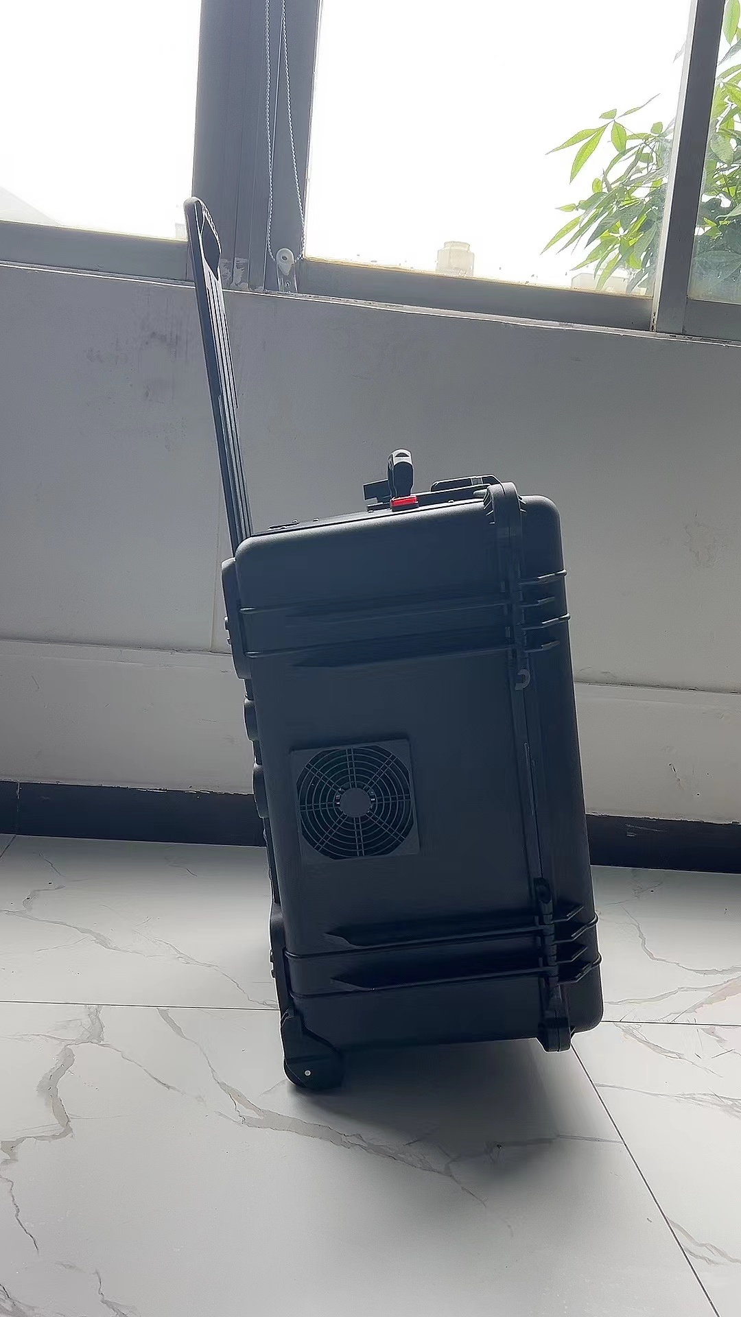 凤翔手拉箱型移动通信干扰器